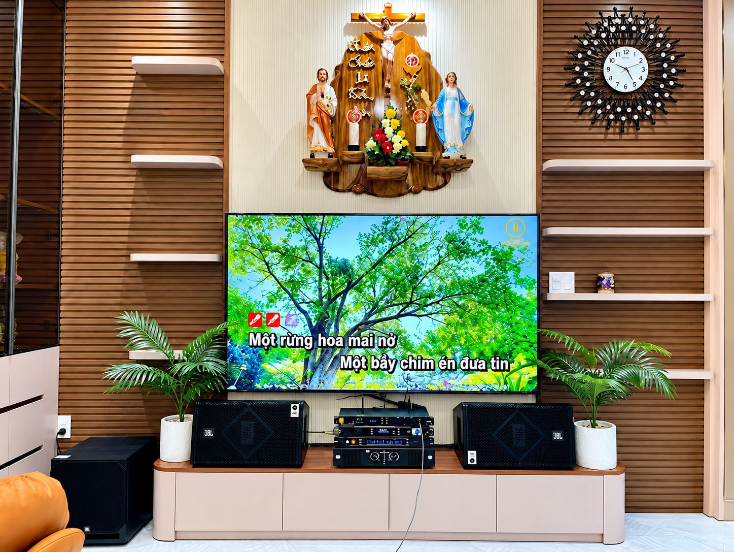 Khảo sát hiện trạng phòng của khách hàng